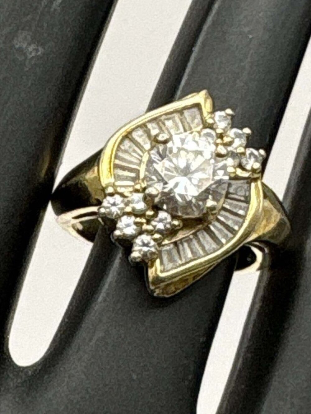 Gorgeous 925 Sterling Silver Vermeil 5 Carat Cz Engagement Ring Size 7